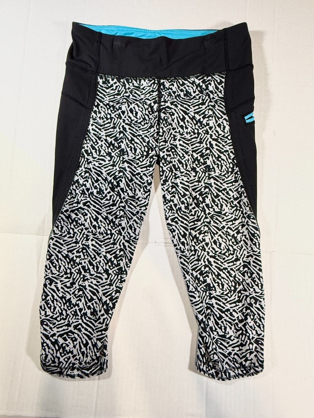 Lululemon Run: Top Speed Crop Mini Brushed Animal Black White / Black sz 6